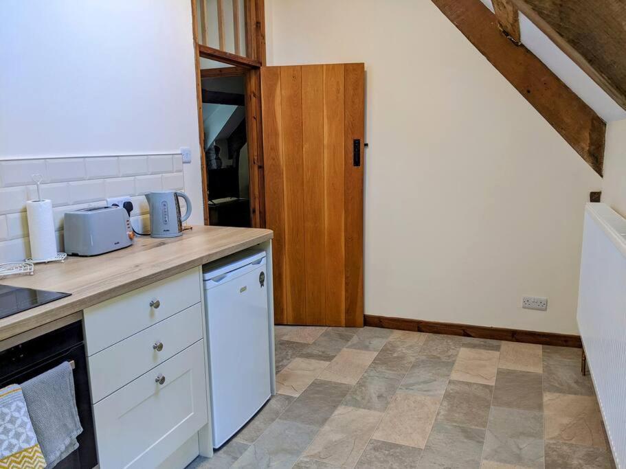 The Old Granary Farm Cottage Abergavenny ภายนอก รูปภาพ