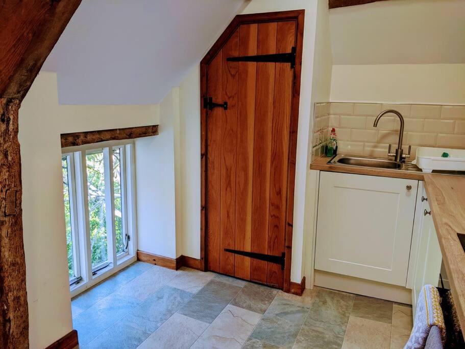 The Old Granary Farm Cottage Abergavenny ภายนอก รูปภาพ