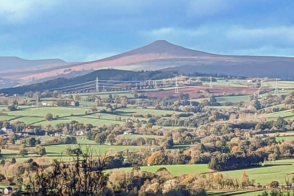 The Old Granary Farm Cottage Abergavenny ภายนอก รูปภาพ