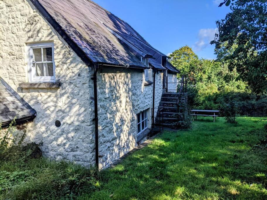 The Old Granary Farm Cottage Abergavenny ภายนอก รูปภาพ